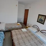 Alberta Hotel *
